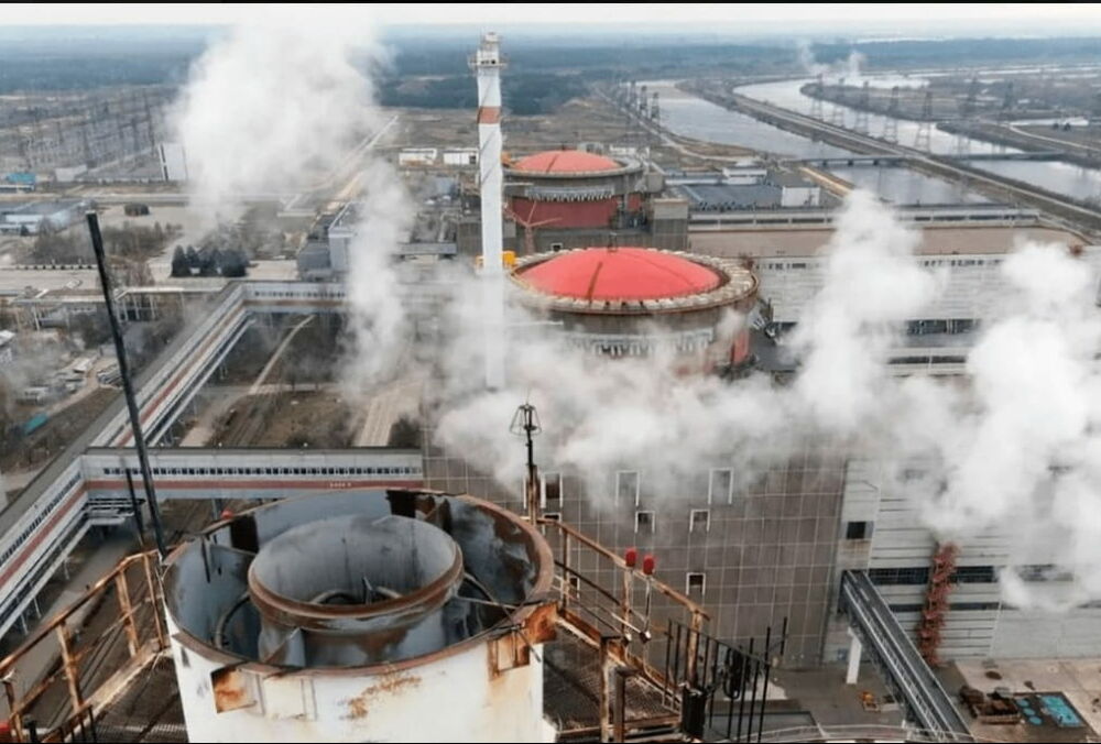 Гендиректор МАГАТЕ: Зеленський пообіцяв, що ЗСУ не будуть бити по ЗАЕС, але ”не виключено інших варіантів”