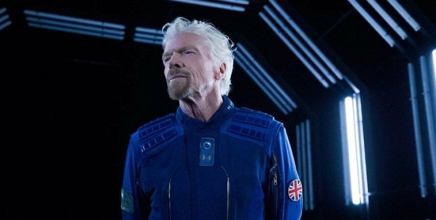 Річард Бренсон став першим космічним туристом - ВІДЕО