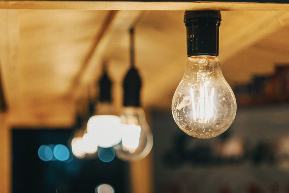 В Укрэнерго предупредили, когда отключения света будут максимальными