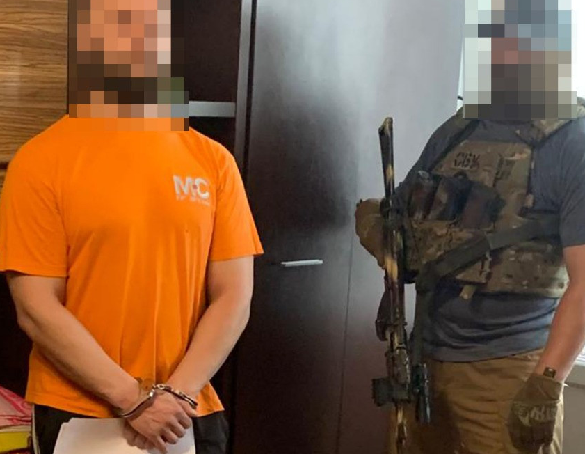 Житель Миколаєва наводив російські ракети на місцеві школи