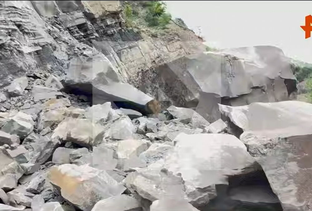 У Росії через обвал скелі 53 села виявилися відрізаними від зовнішнього світу