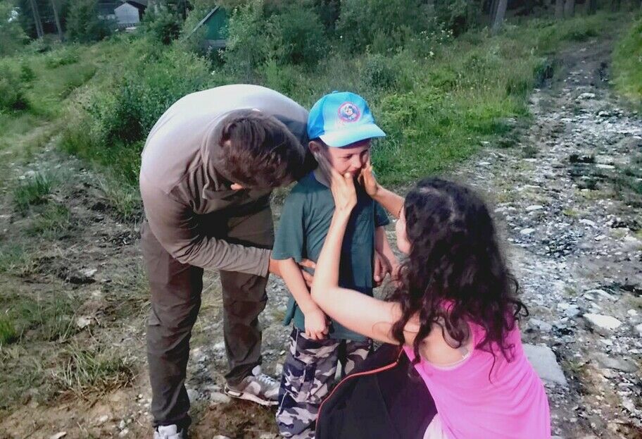 В Карпатах нашли потерявшегося сутки назад 6-летнего Алешу: где он спал и что ел в горах - ВИДЕО