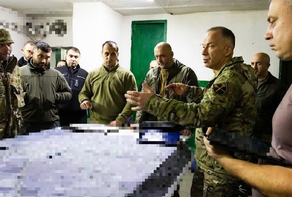 ”Покровск - держим. Мирноград - держим”: Сырский заявил, что окружения или блокирования городов нет