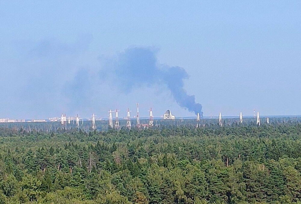 У Підмосков'ї пожежа на території військового аеродрому Чкаловський: відео