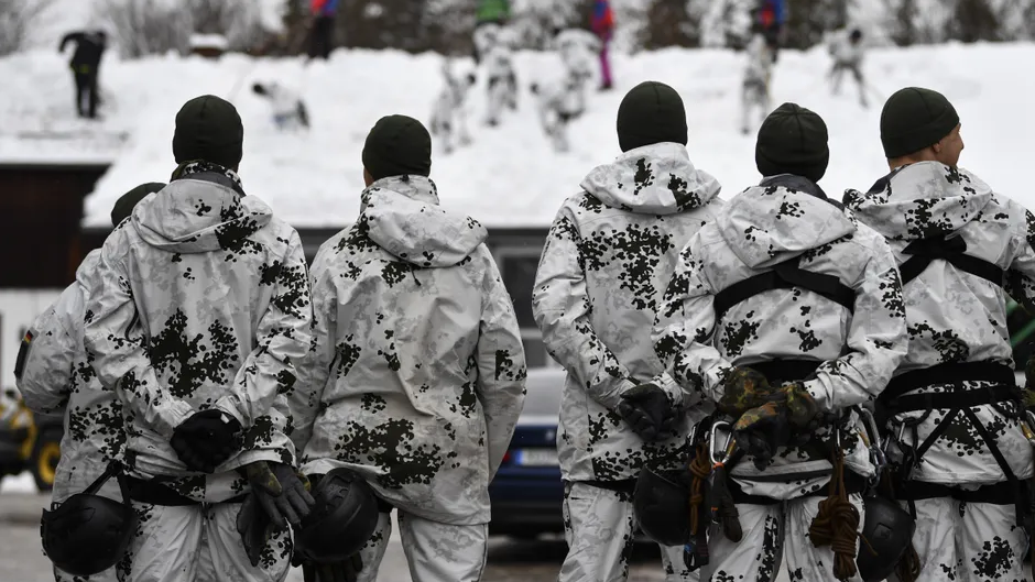 НАТО обіцяє поставити Україні зимову форму для військових