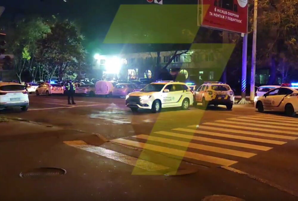 В центре Одессы у ”Пункта незламності” прогремел взрыв: видео