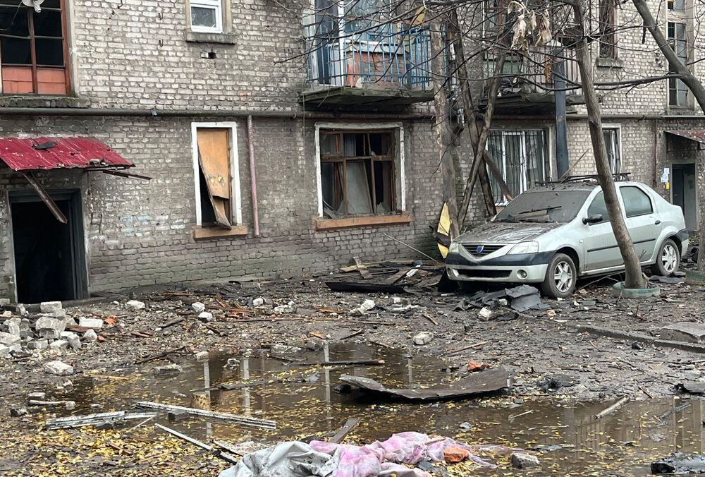 Из-под завалов жилого дома в Каменском достали тело погибшего мужчины