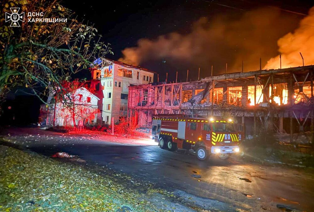 В Чугуеве и Изюме удалось потушить пожары после российских обстрелов