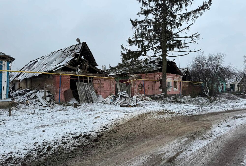 Россияне за сутки сбросили 14 КАБов на село в Курской области