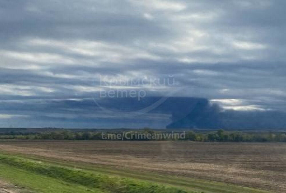 Вторые сутки горит нефтеналивной терминал в Феодосии