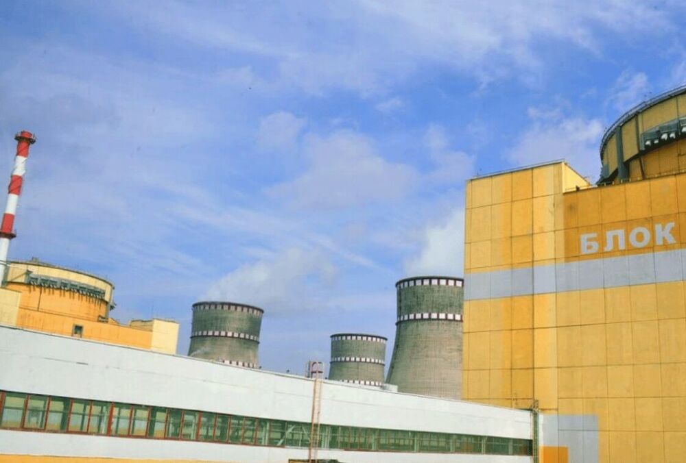 Україна почала виводити в ремонти енергоблоки АЕС