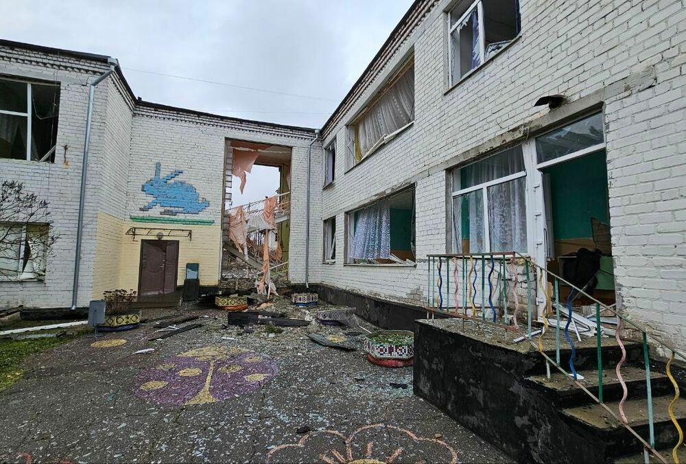 Росіяни вдарили із С-300 по Херсону: кадри наслідків