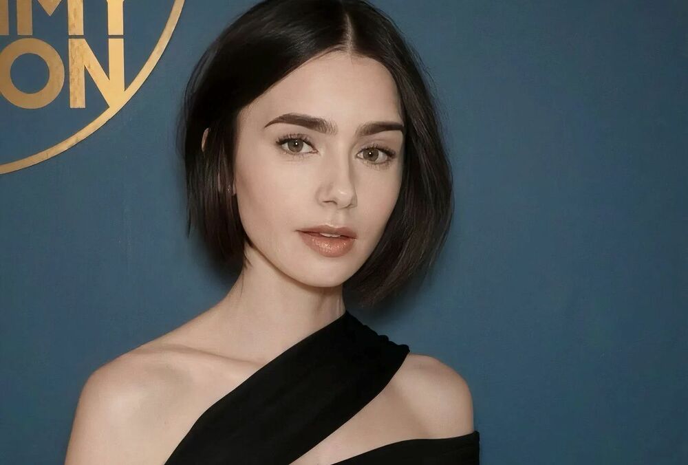 Звезда сериала Эмили в Париже впервые стала мамой