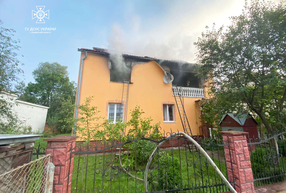 Во Львовской области во время пожара погибли женщина с ребенком