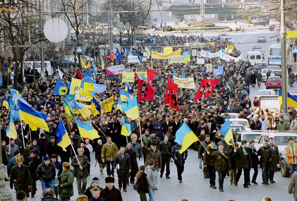 Україні 30: акція ”Україна без Кучми” - чим запам'ятався 2001 рік