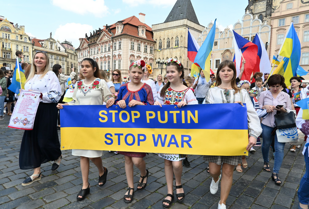 Зеленский присвоил Праге звание Город-спаситель