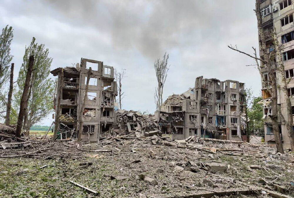 В Авдеевке ракета полностью разрушила жилой дом: под завалами люди (фото)