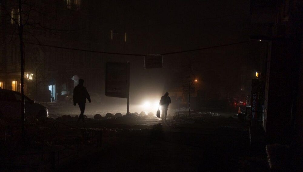 Россияне массированно обстреляли Херсон: целый микрорайон остался без электричества