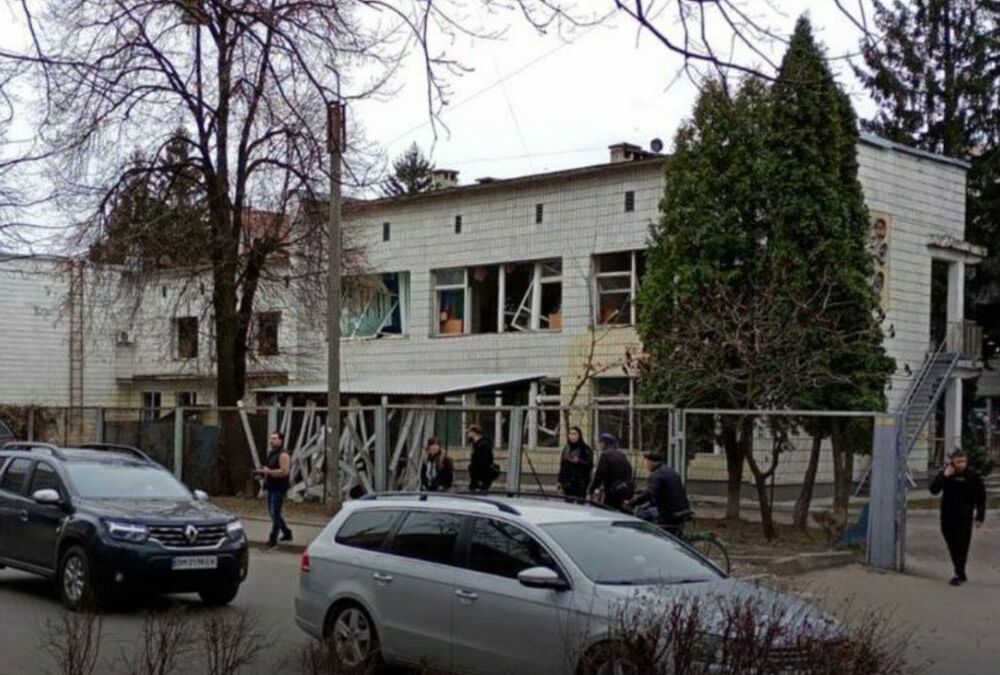 Россияне ударили ракетами по центру Сум