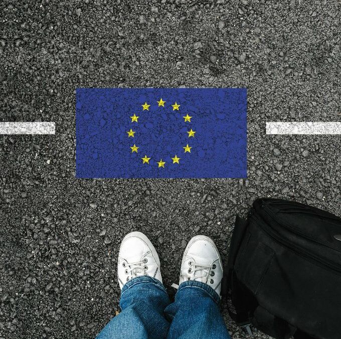 Еврокомиссия поддержала остановку упрощенного визового режима для граждан РФ