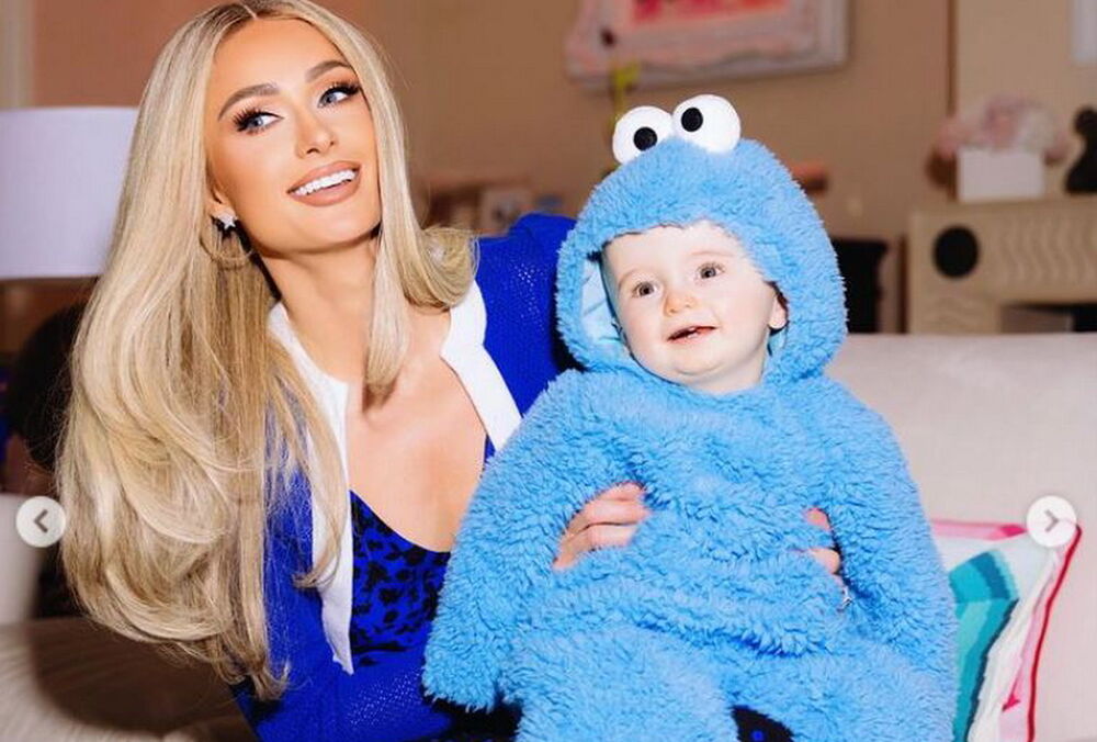 Пэрис Хилтон снова показала сына, нарядив его в милый костюм