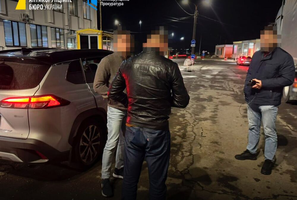 Викрито конвертаційний центр із оборотом у 15 млрд: серед підозрюваних – колишній голова податкової