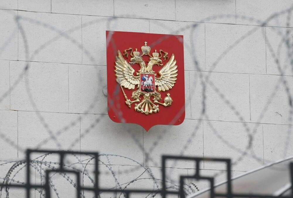 Журналист: Евросоюз примет самый слабый пакет антироссийских санкций с начала войны