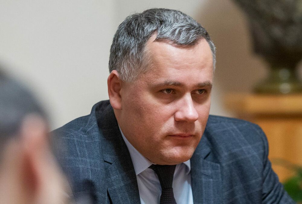 Во двор топ-чиновника из Офиса президента бросили коктейль Молотова