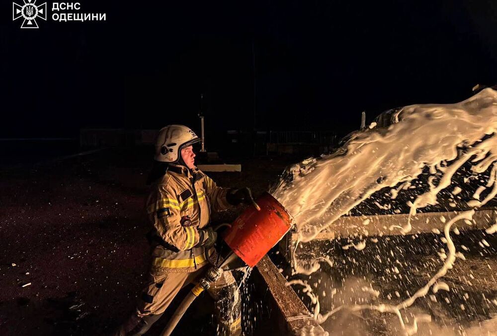 Росія атакувала енергетику на Одещині: фото