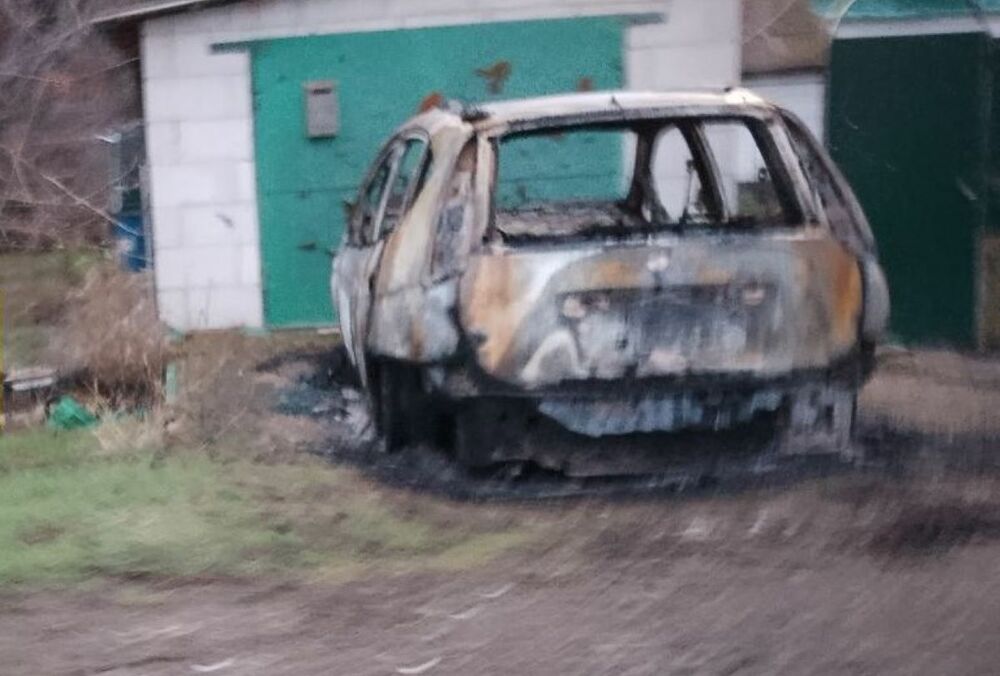 В Мариуполе взорвали автомобиль российского офицера