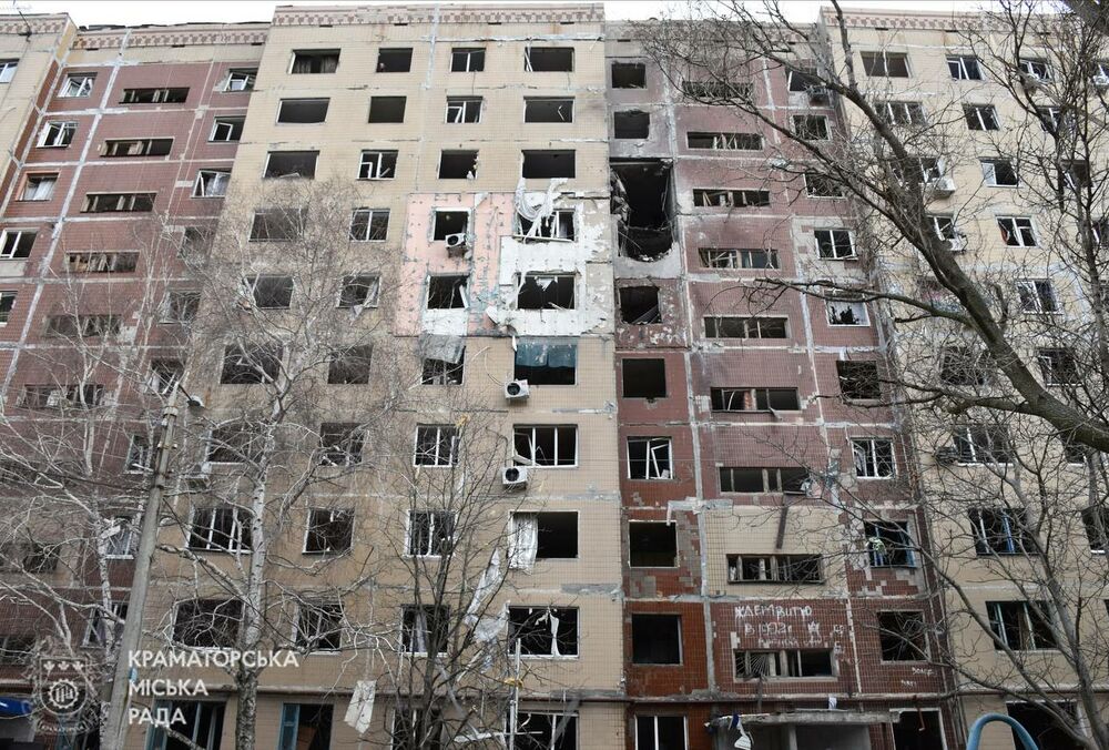 Восемь человек ранены в результате российского удара по Краматорску: фото