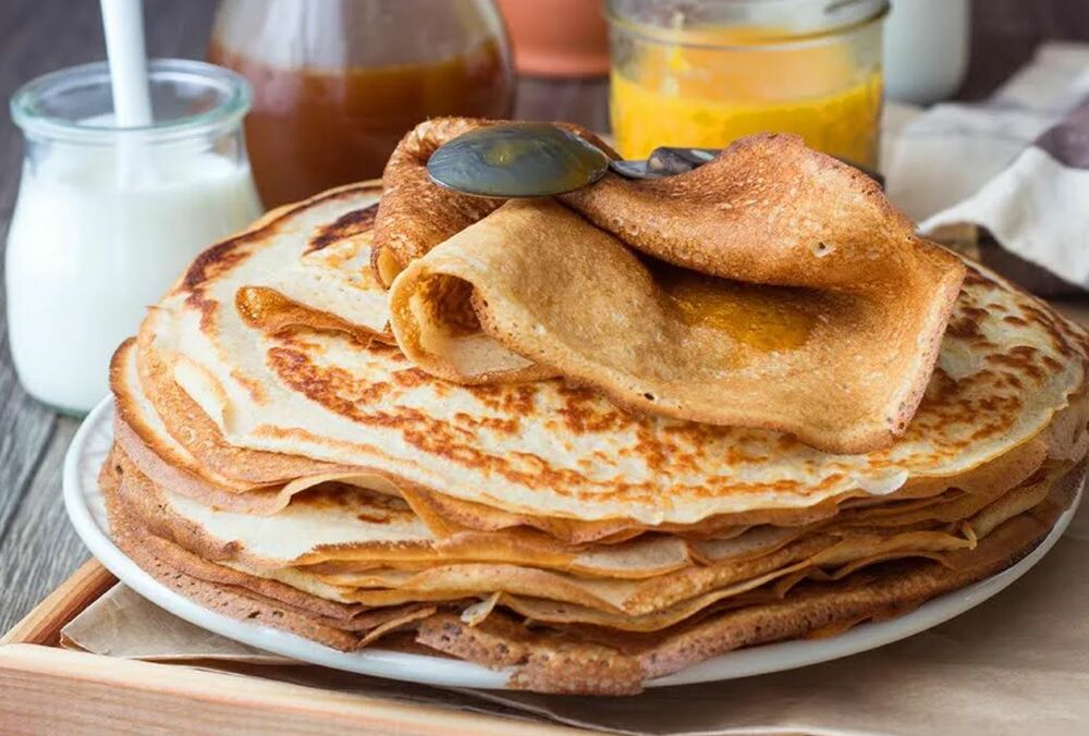 Готуємо смачний торт з млинців з грушами і шоколадом на Масляну