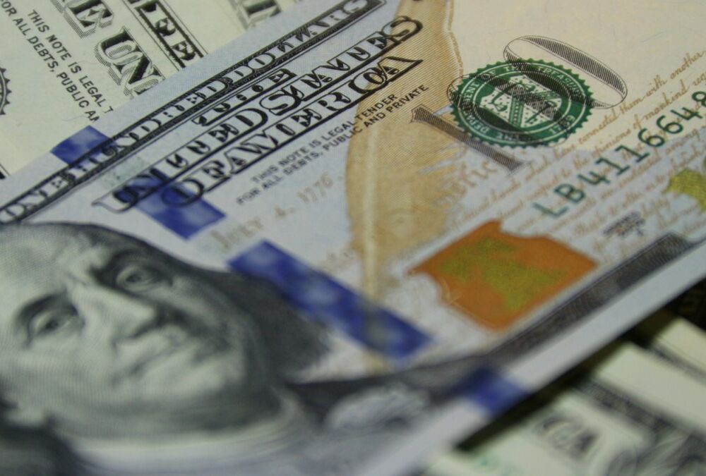 Перед Новым годом в Украине дорожает валюта