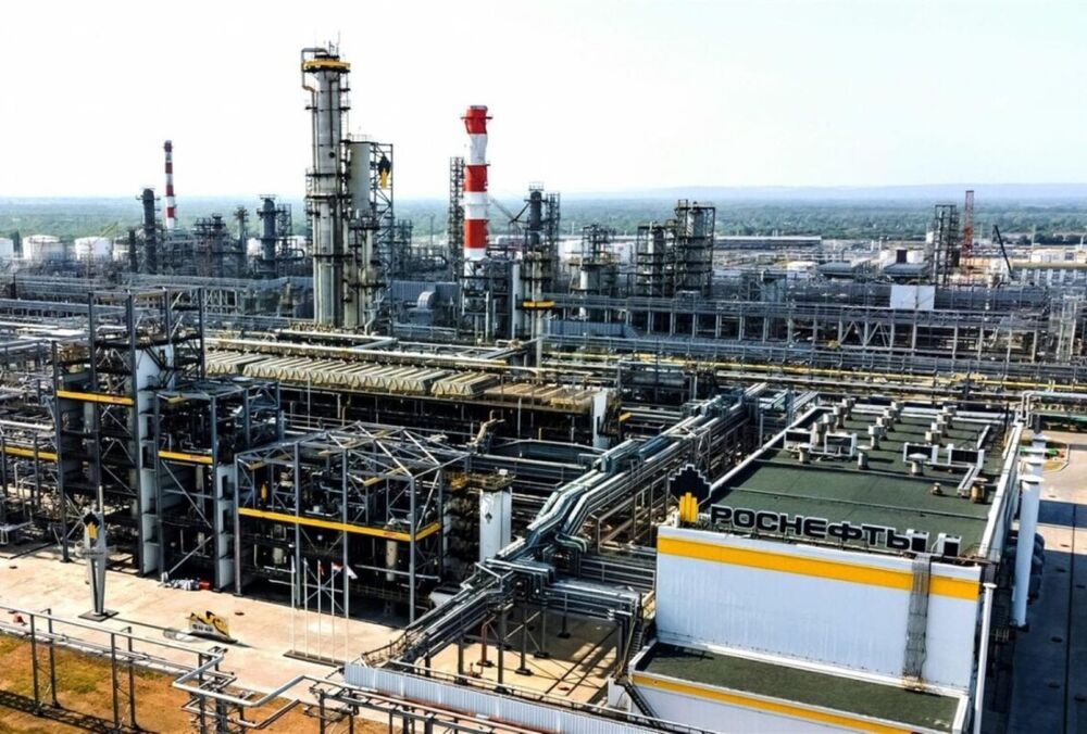 Новокуйбишевський НПЗ зупинив переробку нафти після удару дронів, - ЗМІ Новокуйбишевський НПЗ зупинив переробку нафти після удару дронів, - ЗМІ