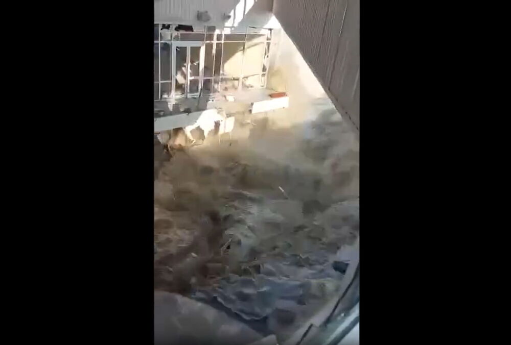 У мережу злили кадри, зняті на Каховській ГЕС одразу після її підриву росіянами