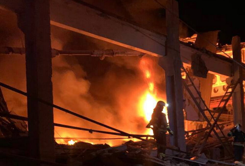 Харьков пережил новый удар: ракеты попали в объект гражданской промышленности (фото)