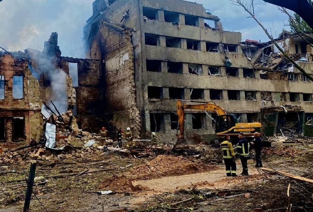 Вчора ввечері російські війська вдарили по Миколаєву: що відомо Вчора ввечері російські війська вдарили по Миколаєву: що відомо