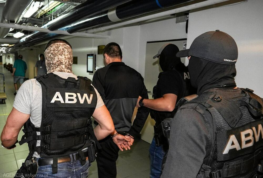 В Польше задержали украинца, который шпионил за военными объектами в интересах россиян