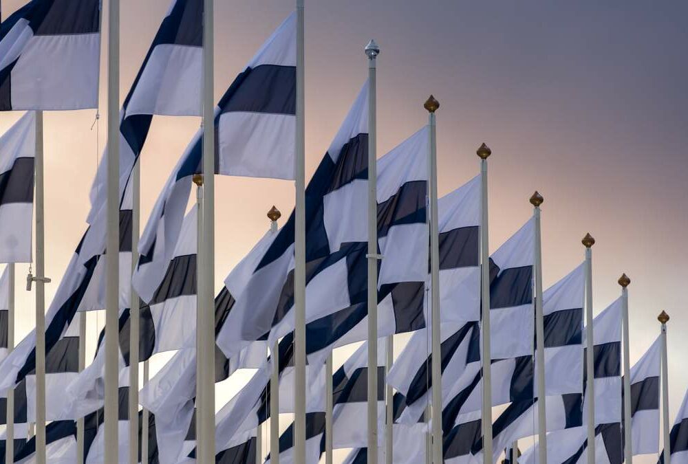 В Финляндии с сегодняшнего дня начнут отменять все ограничения из-за ковида 