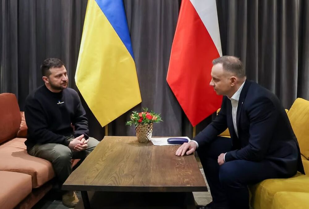 Зеленський провів телефонну розмову з Дудою: президенти обговорили кордон єдності