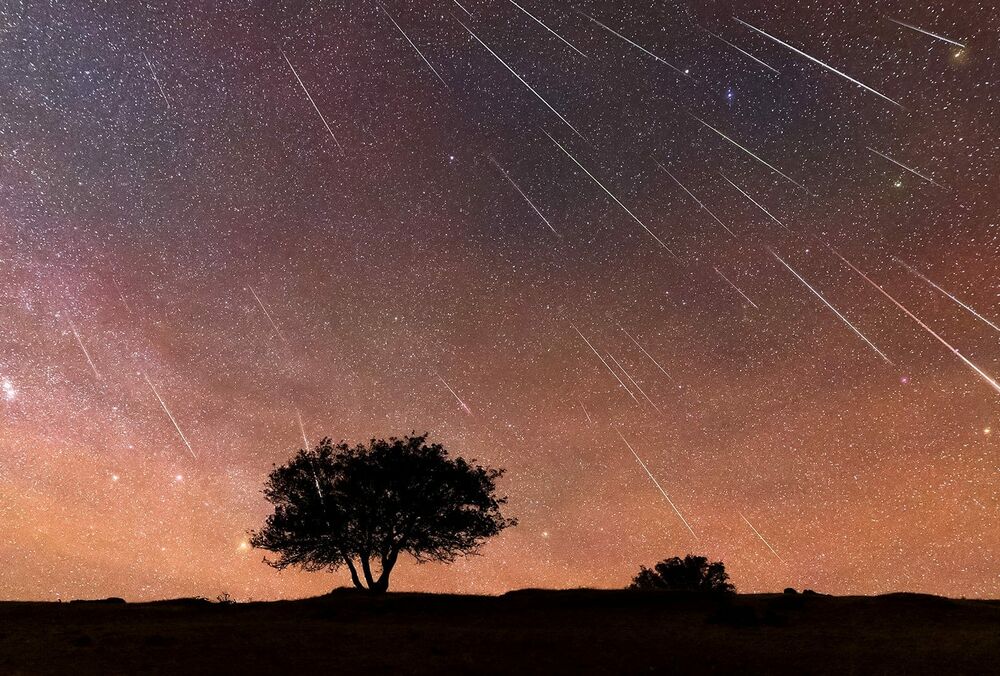 Персеїди: сьогодні у небі можна буде спостерігати дивовижне зіркове шоу Персеїди: сьогодні у небі можна буде спостерігати дивовижне зіркове шоу