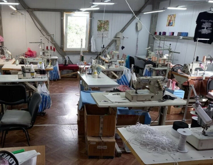 В Харькове обманывали любителей элитных брендов, подсовывая одежду местного производства