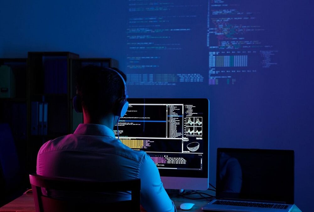 СМИ: кибератаки могут оставить украинцев без денег, тепла и электричества