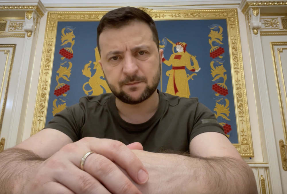 Зеленский ответил на петицию об отмене запрета выезда мужчин из Украины Зеленский ответил на петицию об отмене запрета выезда мужчин из Украины