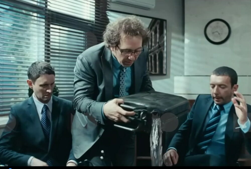 Из фильма ”О чем говорят мужчины” вырезали упоминания Одессы, ”Би-2” и депортаций грузин