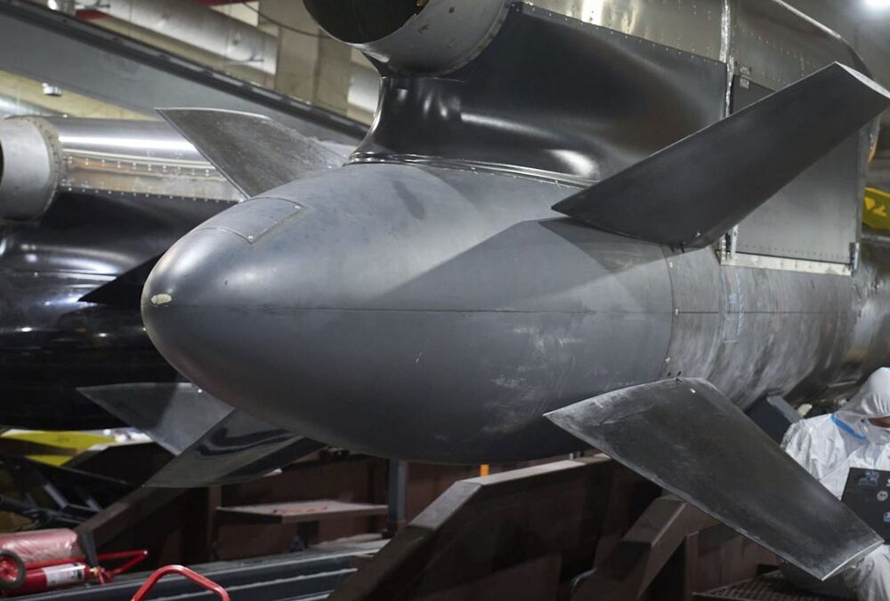 Україна застосувала три ракети ”Фламінго” для удару по базі ФСБ у Криму: дві ракети досягли цілі