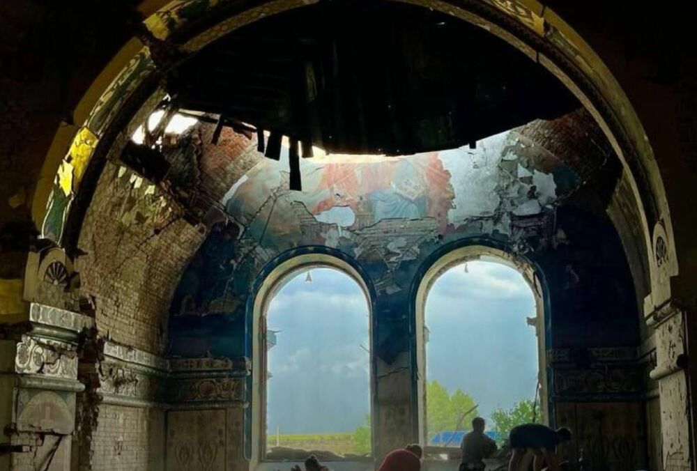 Россияне своим обстрелом разрушили храм, которому более 100 лет