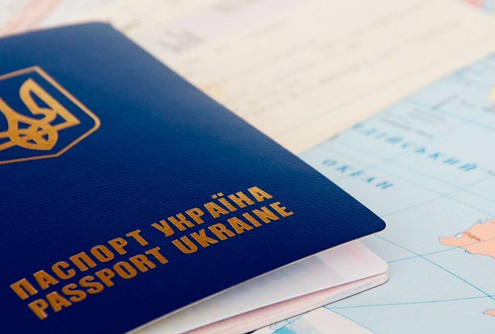  Посредникам запретили брать деньги с украинцев, ищущих работу за границей