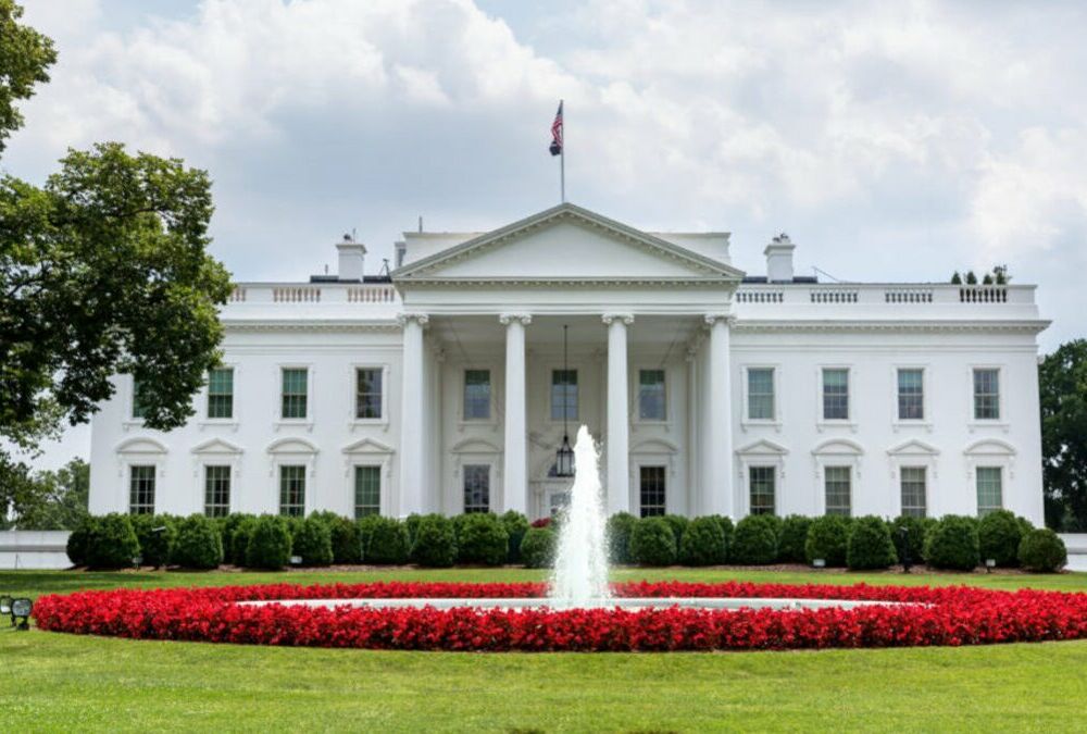 Білий дім обіцяє швидко постачати зброю в Україну через ”незначні успіхи” РФ