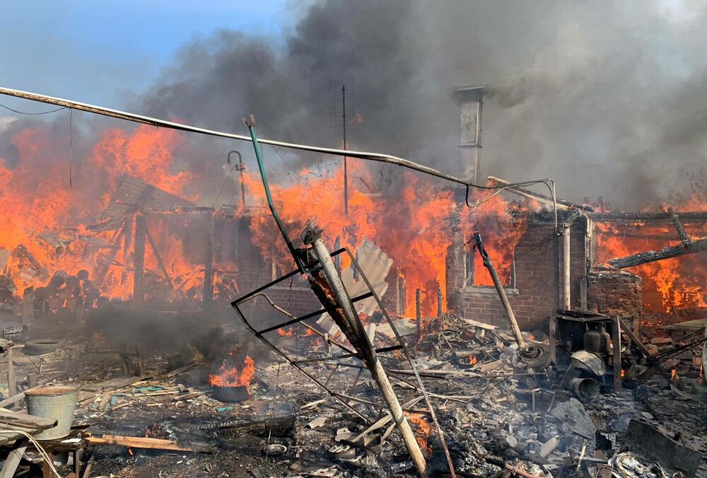 Російські військові вдарили по Вовчанську: є поранені Російські військові вдарили по Вовчанську: є поранені
